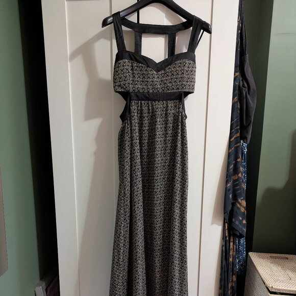 Arc & Co. Full length dress with cut outs - Picture 2 of 6